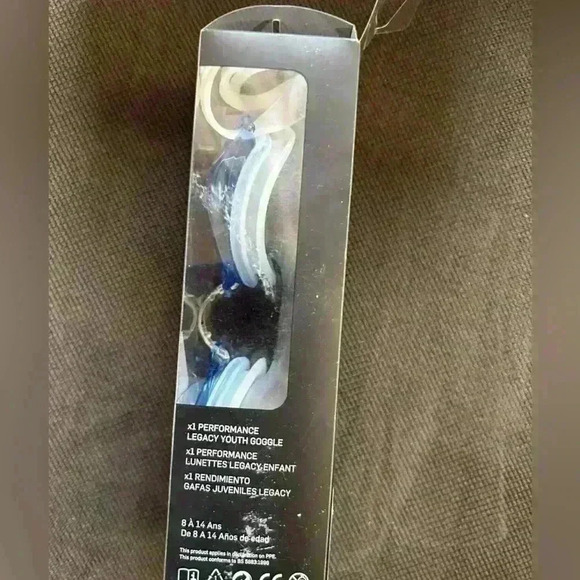 Nike Legacy Youth swim googles, ages 8-14 - Picture 2 of 3